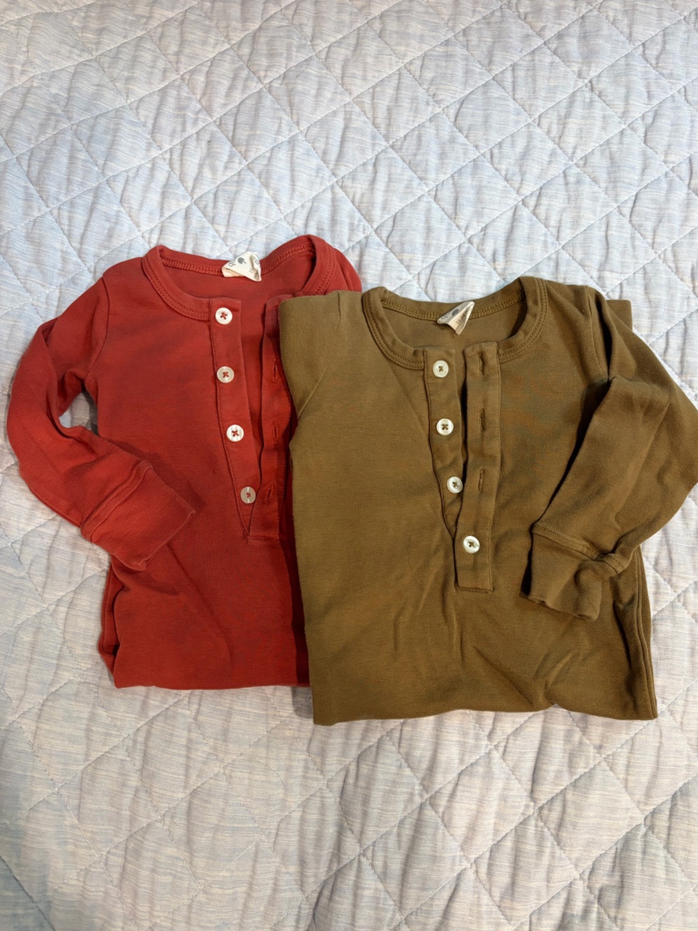 Kate Quinn 2pack 18-24 mos Long-Sleeve Henley Top - Rust Red & Olive green